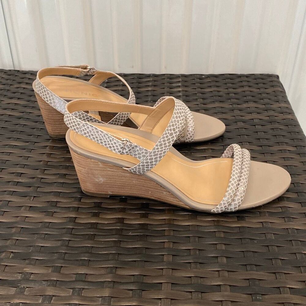 Vionic Emmy lizard, sandals, women’s size 10